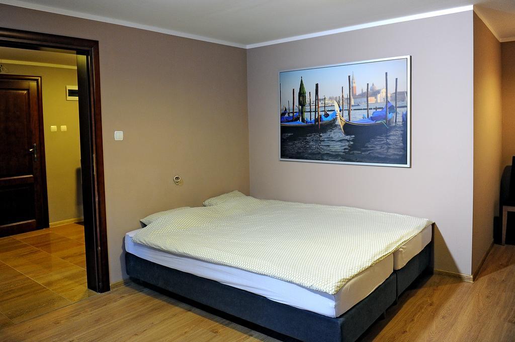 Korona Hostel Elblag Exterior photo
